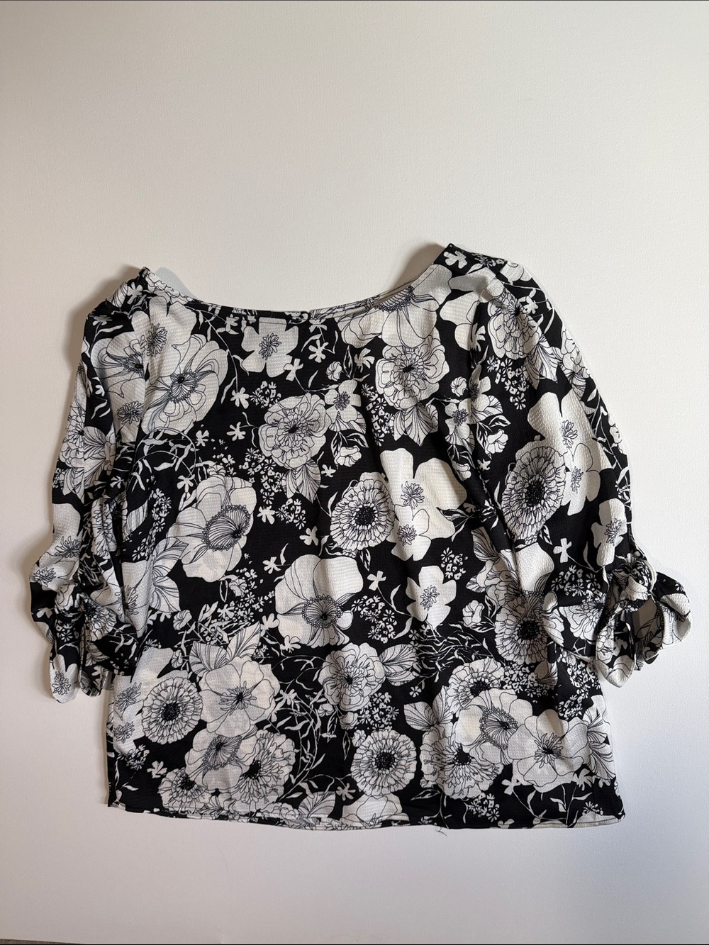 Talbots Women’s Black & White Floral Puff-Sleeve Women's Top Lp